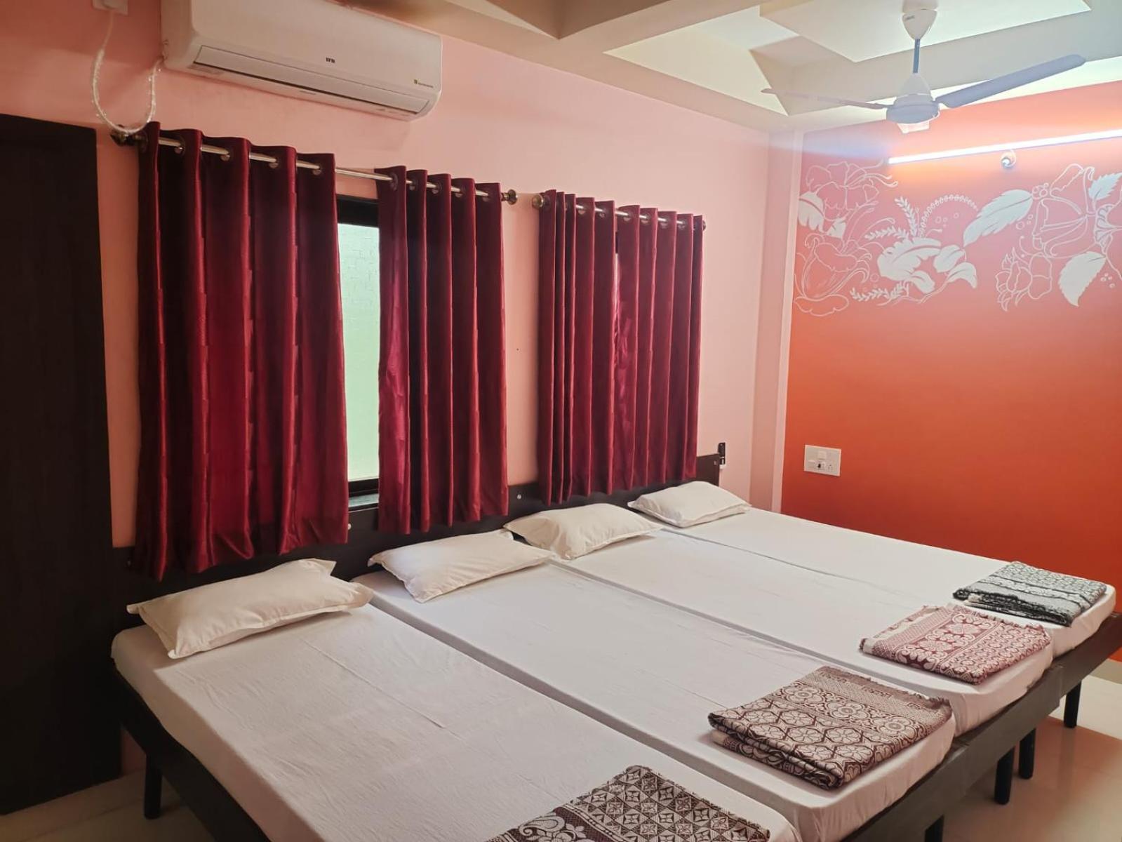 Bandekar Home Stay Mālvan Extérieur photo